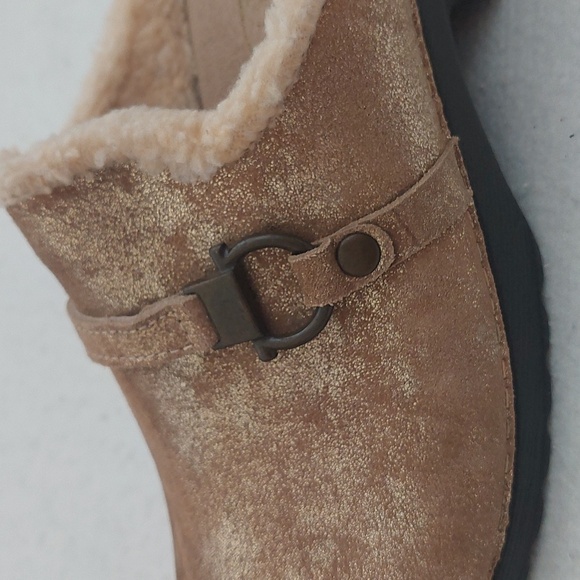 ITALIAN COMFORT CLOGS Cozy Women's Tan Clogs NWOT - Picture 11 of 13